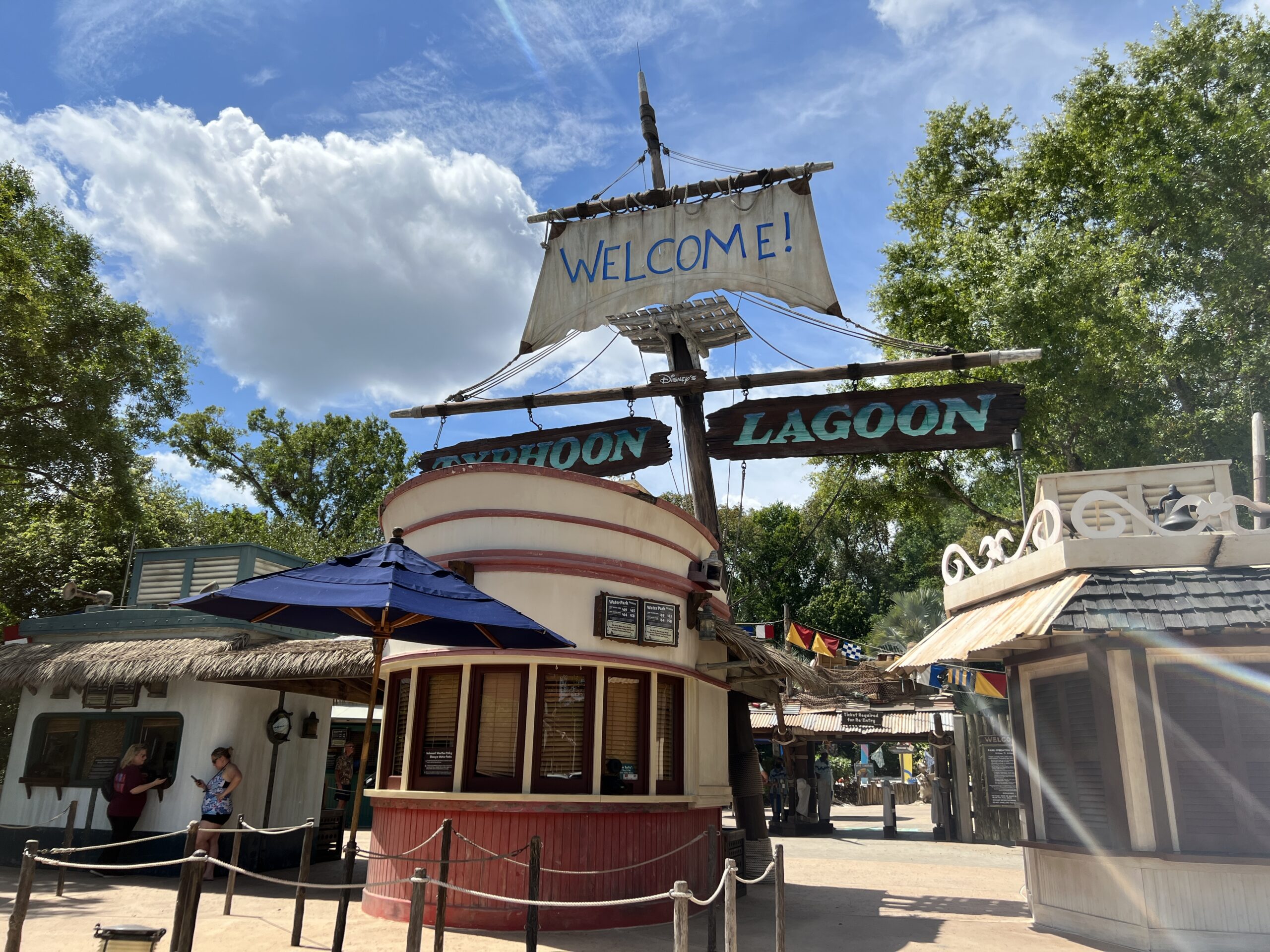 ディズニー・タイフーンラグーンのエントランス