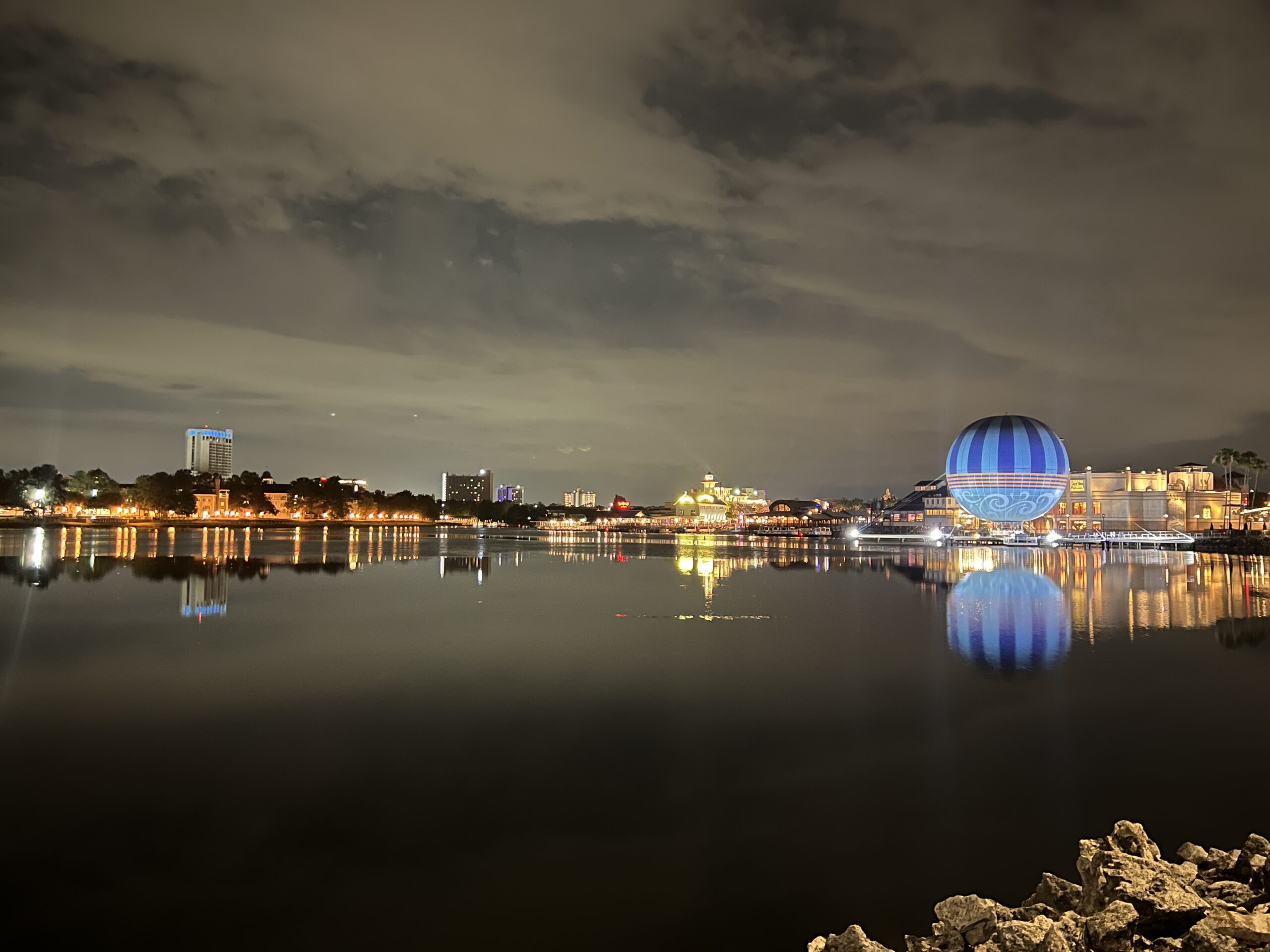 ディズニー・スプリングスの夜景