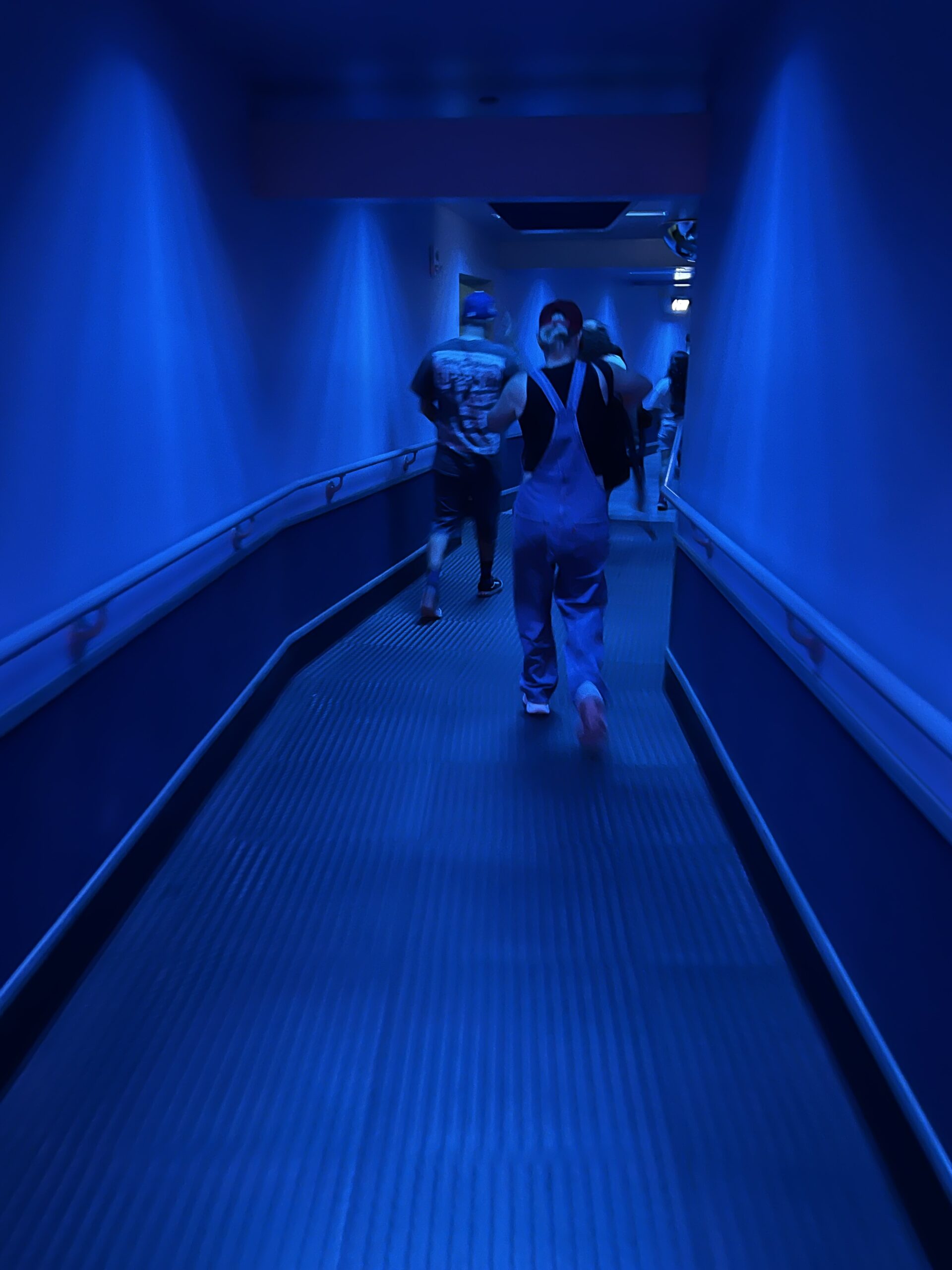 シングルライダー専用通路を進んでいる様子