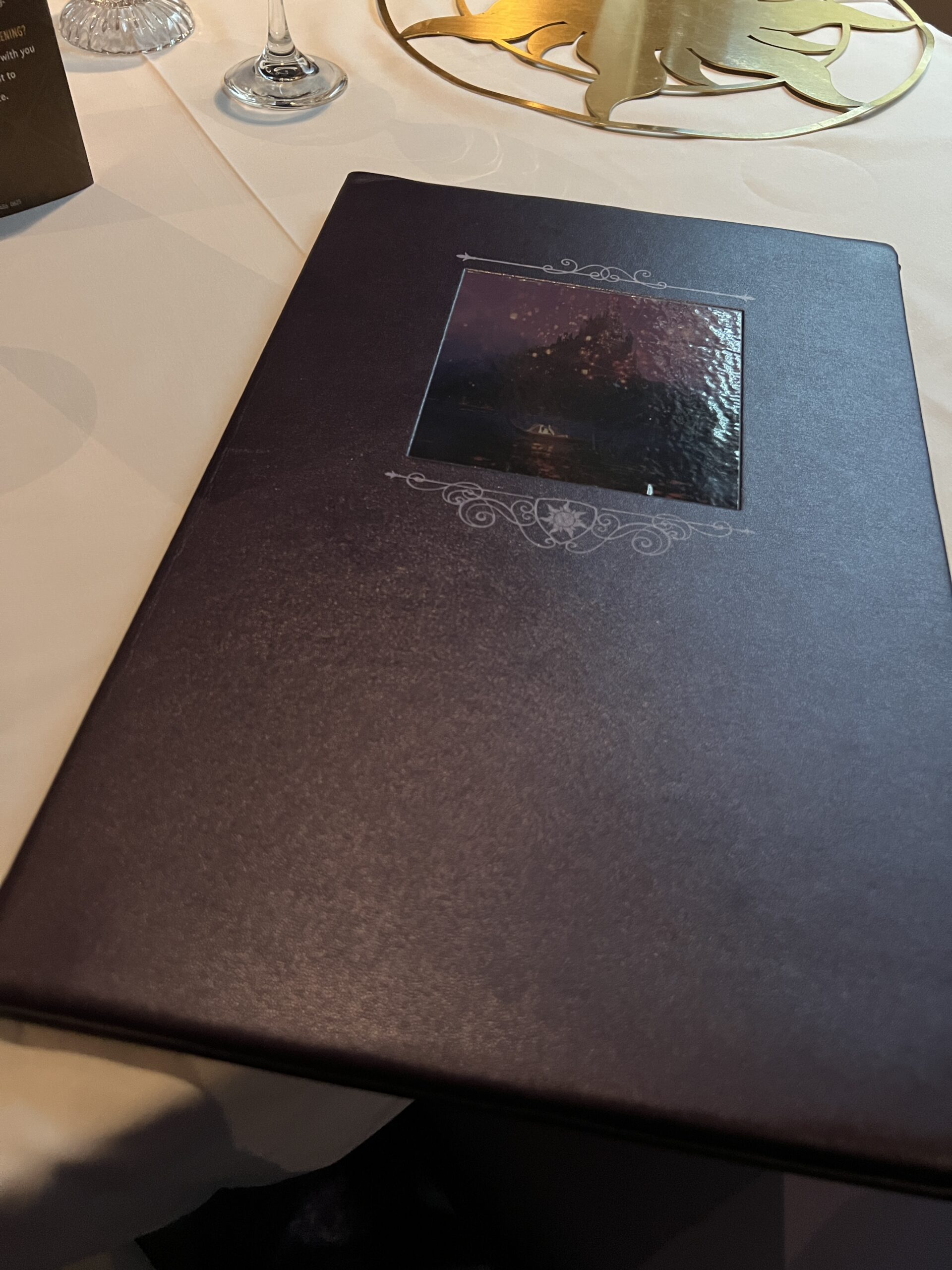 ラプンツェル・ロイヤル・テーブルのメニュー（表紙）