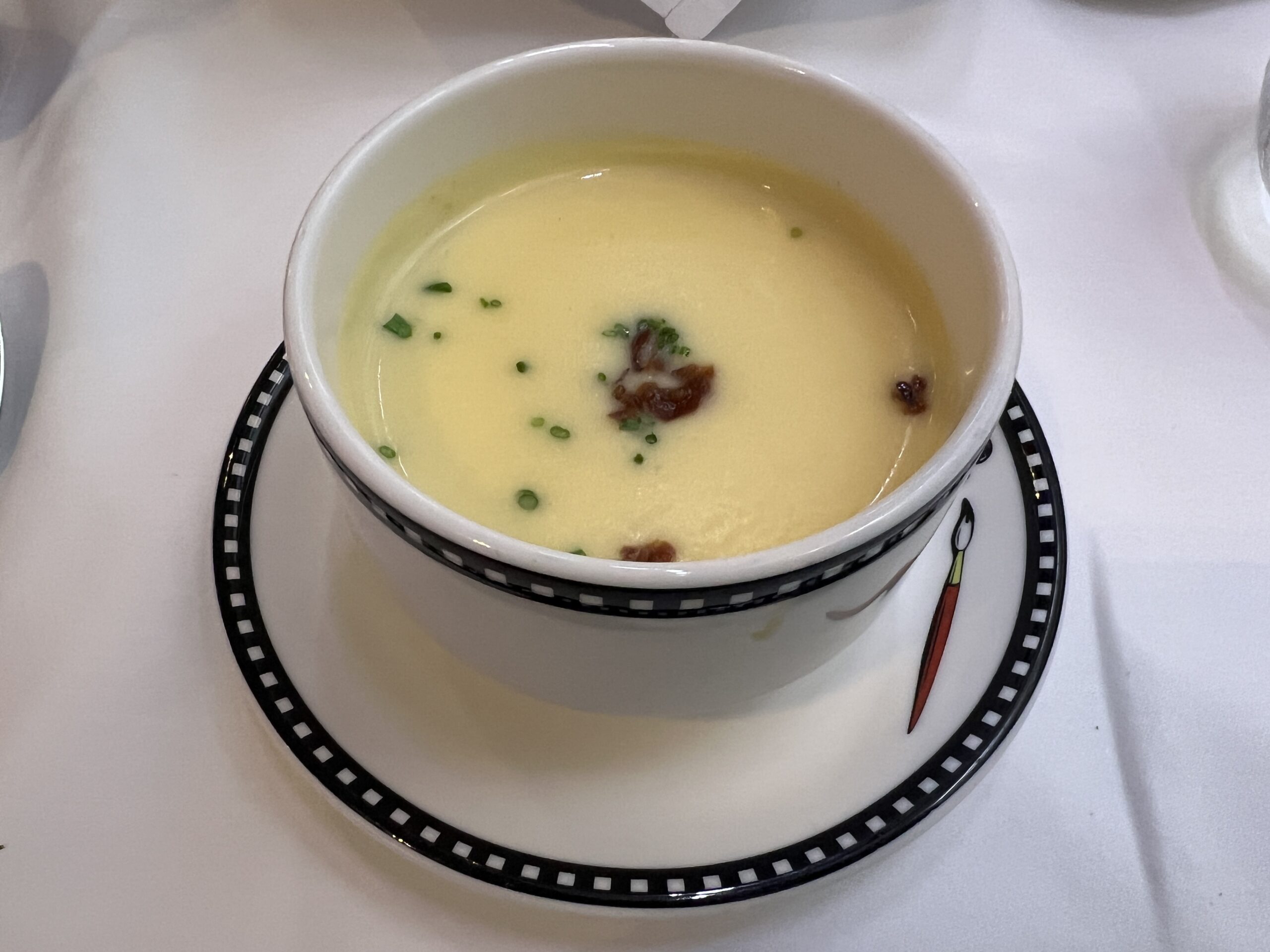 ベイクドポテトとチェダーチーズのスープ