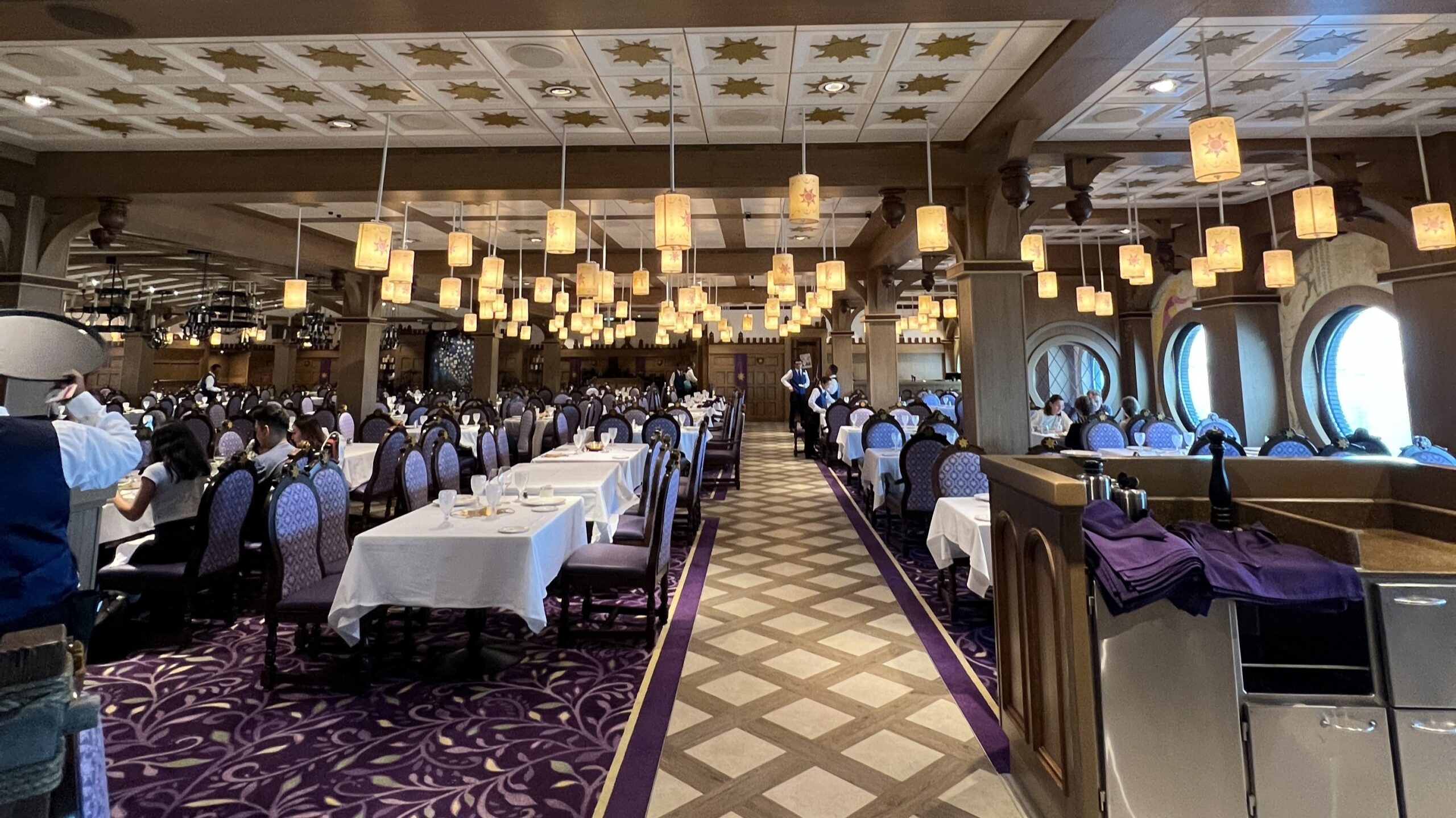 ラプンツェル・ロイヤル・テーブル 店内の雰囲気