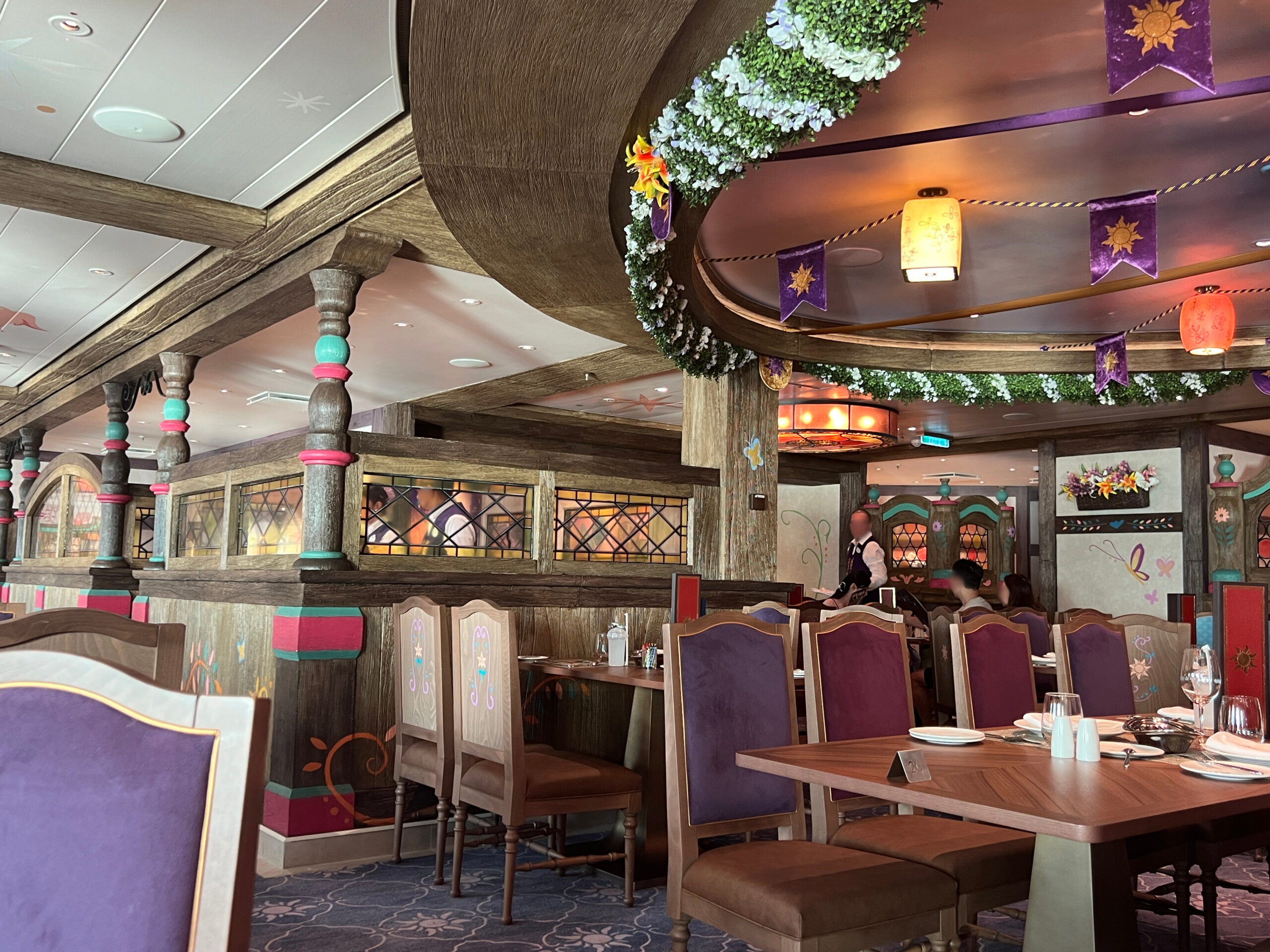 エンチャンテッド・サマー・レストラン 店内の雰囲気