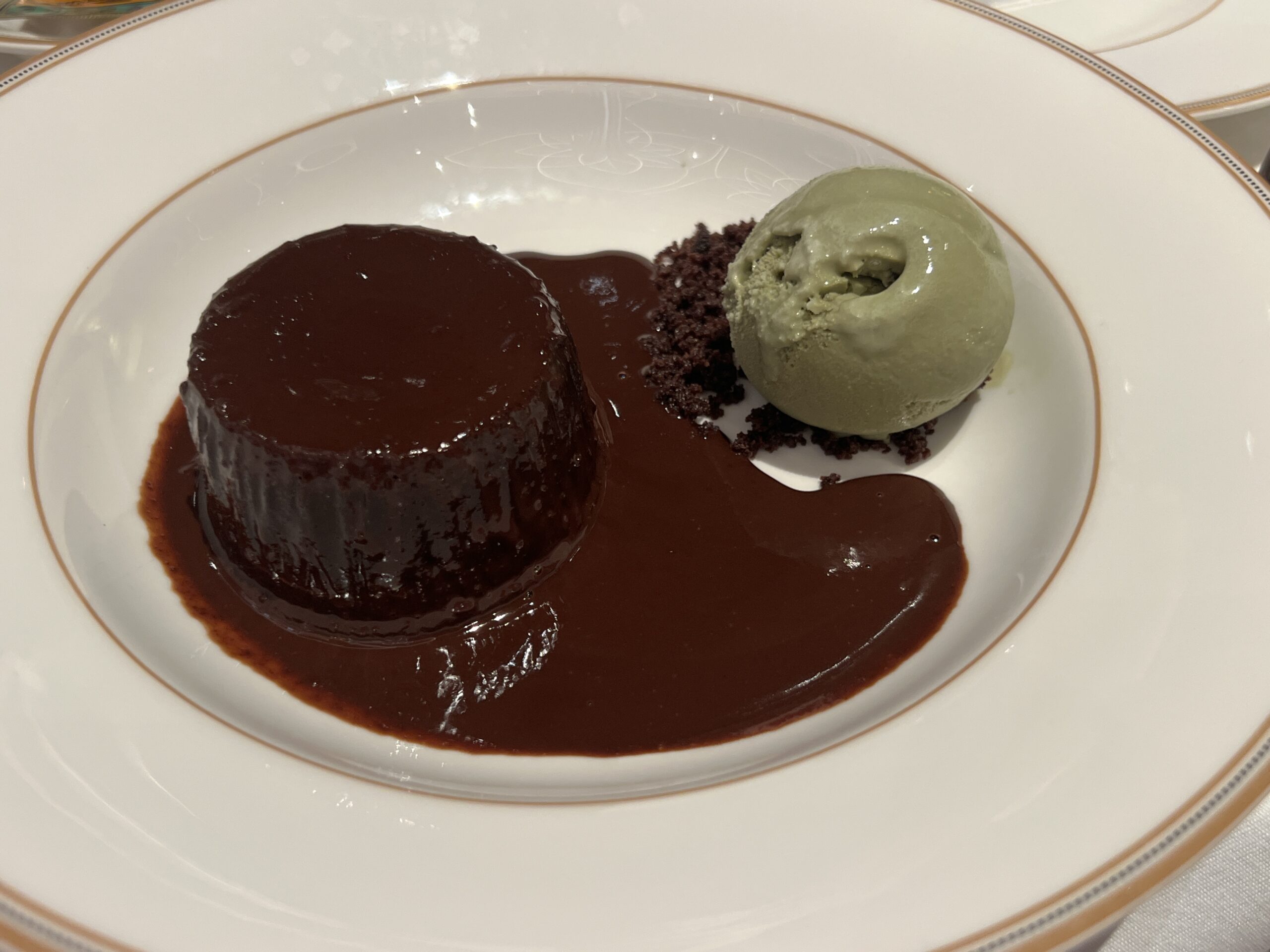 チョコレートモルテンケーキと抹茶アイス