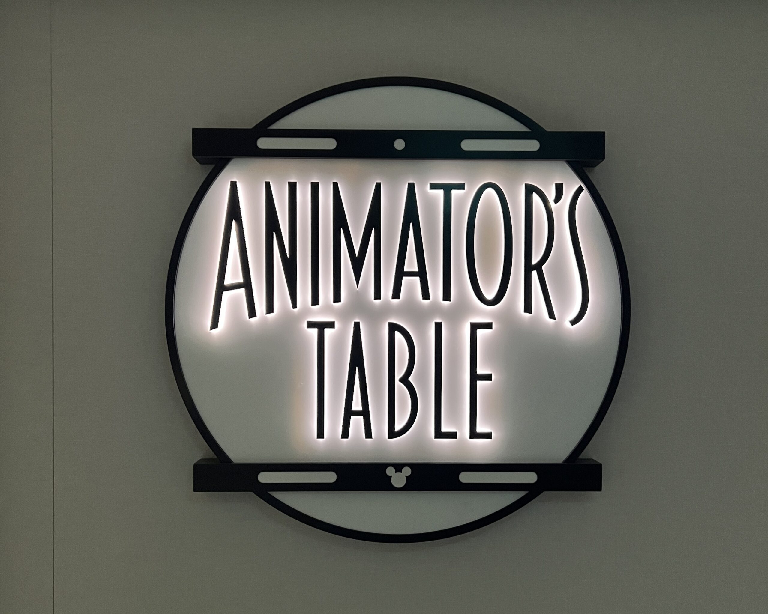 アニメーターズ・テーブルの入口サイン