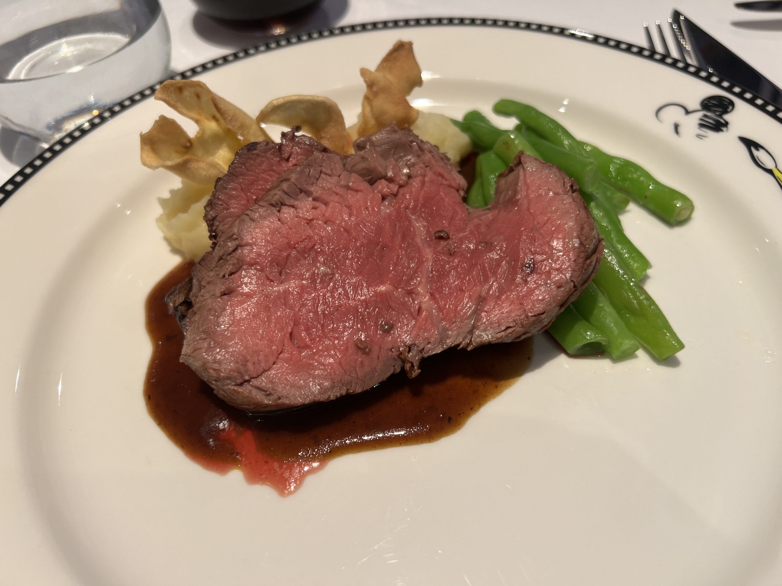 ローストビーフテンダーロイン Carved Slow-roasted Rosemary Beef Tenderloin