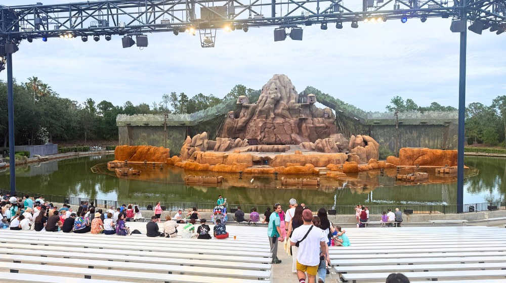 WDWファンタズミック！優先エリア90分前の様子画像